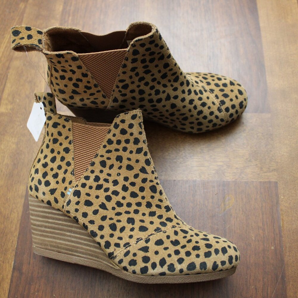 TOMS Kelsey Brown Leopard Pull On Wedge Boots Size 5.5M NWOB